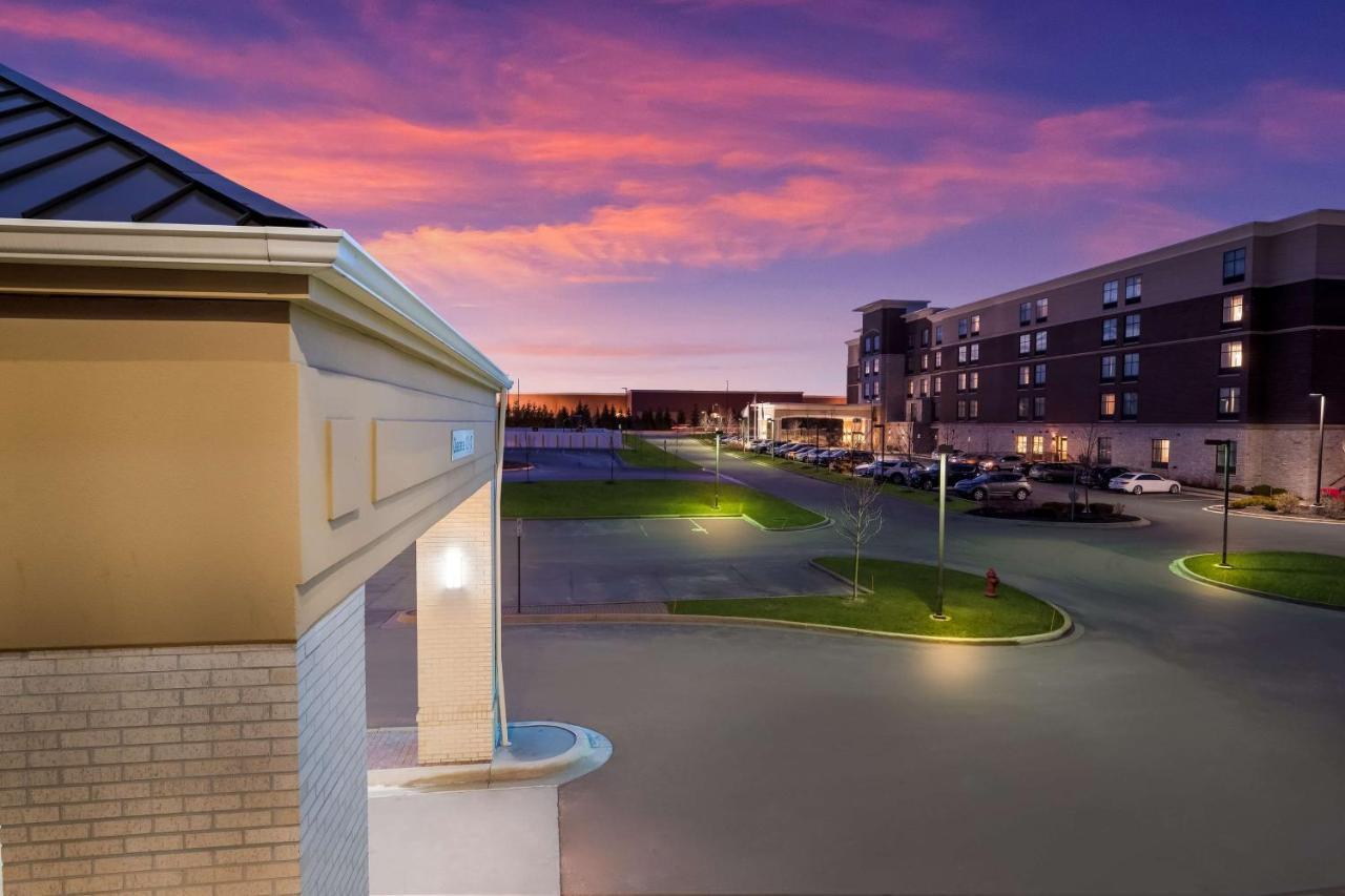 Hotel Sonesta Select Detroit 3*