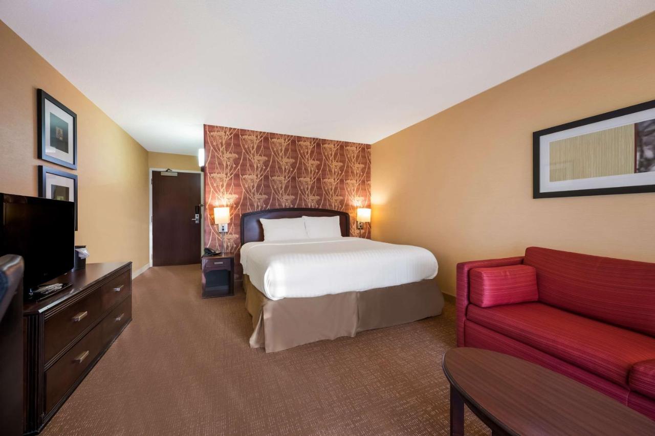 Sonesta Select Detroit