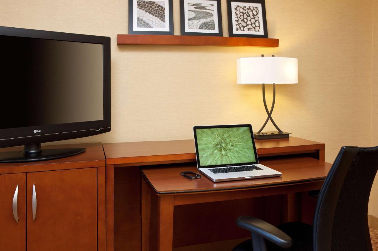 Sonesta Select Detroit Hotel
