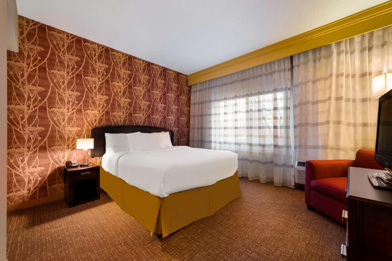Hotel Sonesta Select Detroit 3*