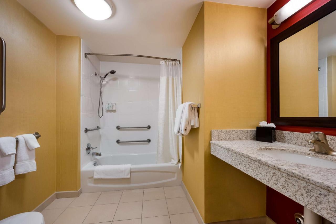 Sonesta Select Detroit Hotel 3*